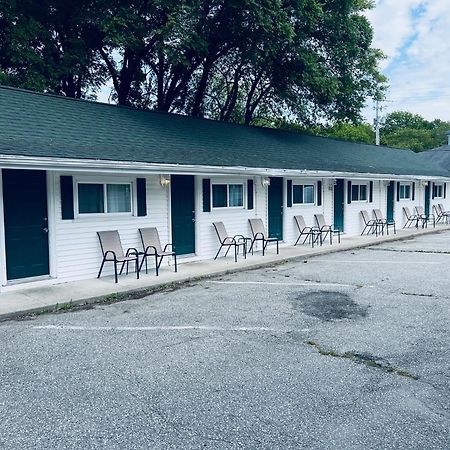 Mackenzie Motel & Cottages Shelburne Exterior photo
