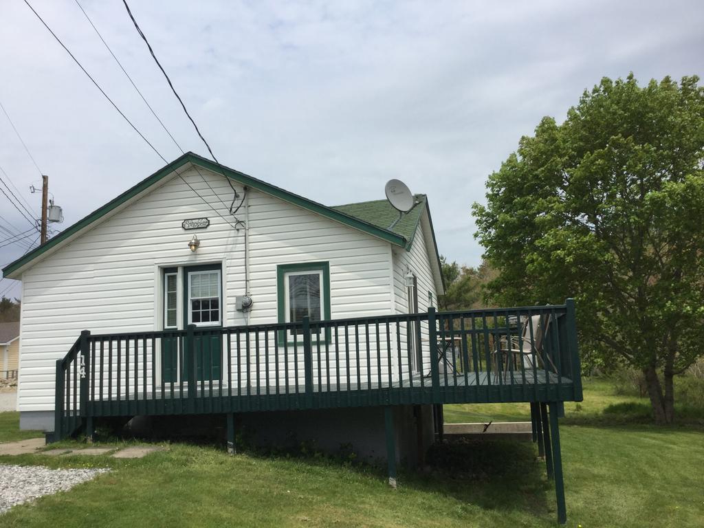 Mackenzie Motel & Cottages Shelburne Exterior photo